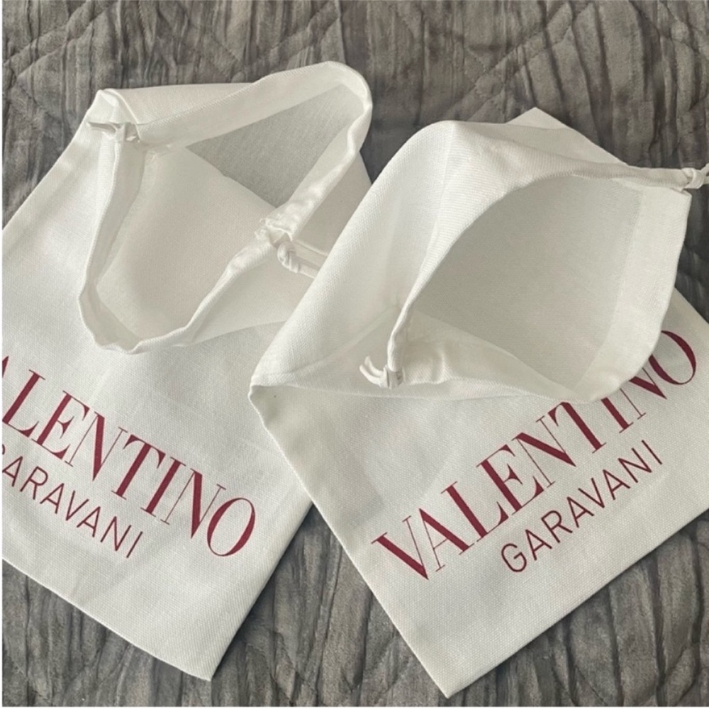 👠 Valentino Garavani dustbags